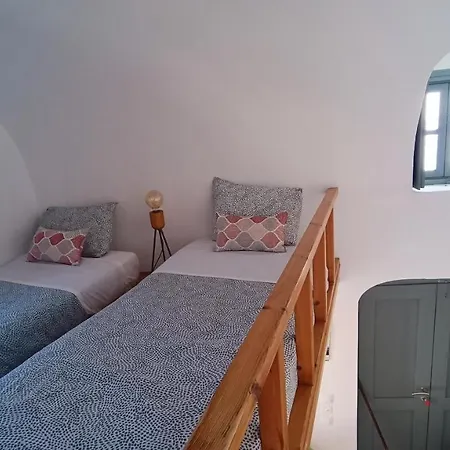 Elias Cave House 270o Caldera View 公寓 *